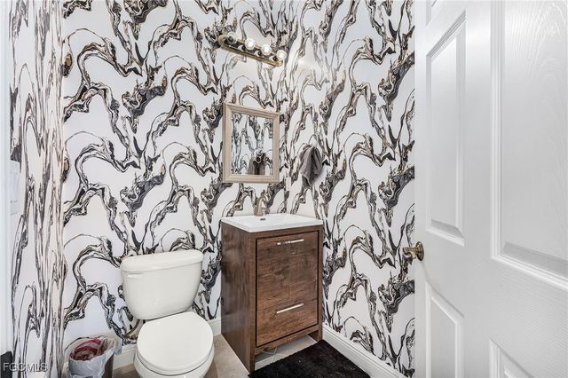 5680 Chelsey LN 201, Fort Myers, FL 33912