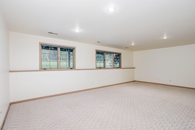 37 Willow Pond Drive, Saginaw, MI 48603