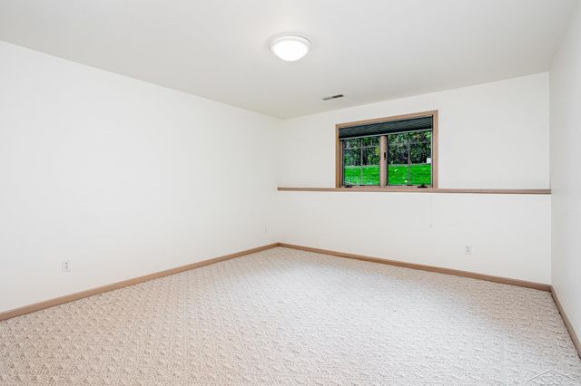 37 Willow Pond Drive, Saginaw, MI 48603