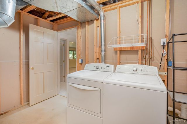 37 Willow Pond Drive, Saginaw, MI 48603