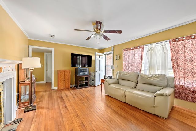 409 Peachtree St, Headland, AL 36345