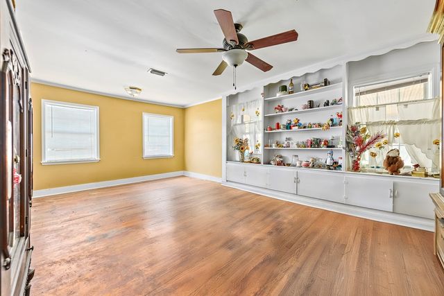 409 Peachtree St, Headland, AL 36345