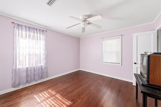 409 Peachtree St, Headland, AL 36345