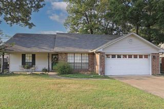 318 Regal Oaks, White Hall, AR 71602