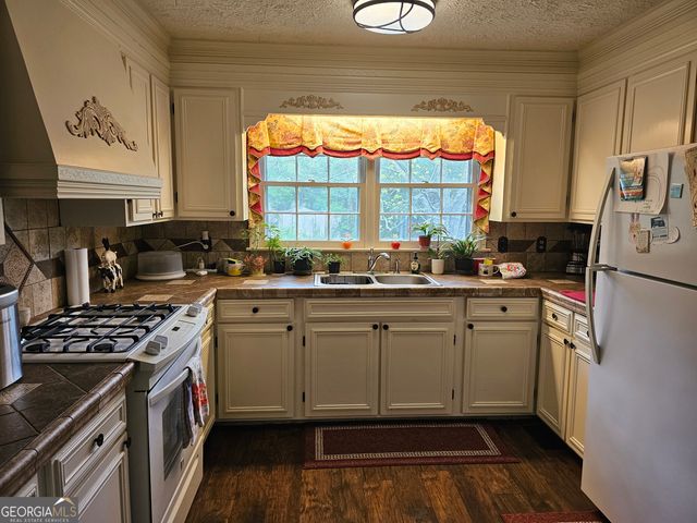 613 Old Macon Rd. Ext., Dublin, GA 31021