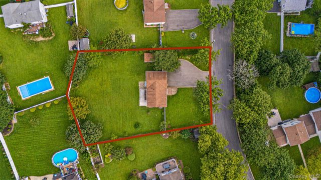 3 Richlee Drive, East Northport, NY 11731