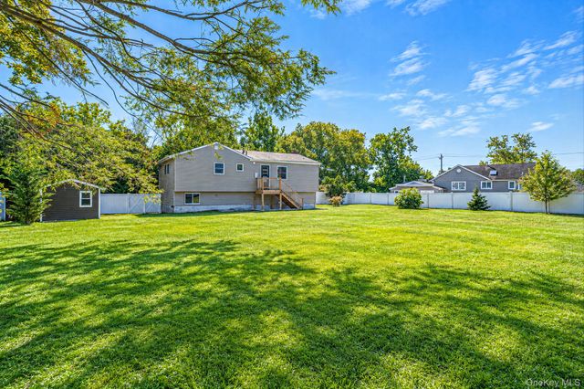 3 Richlee Drive, East Northport, NY 11731