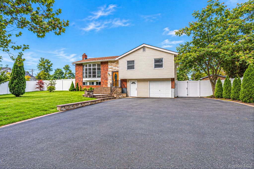 3 Richlee Drive, East Northport, NY 11731 — photo 3
