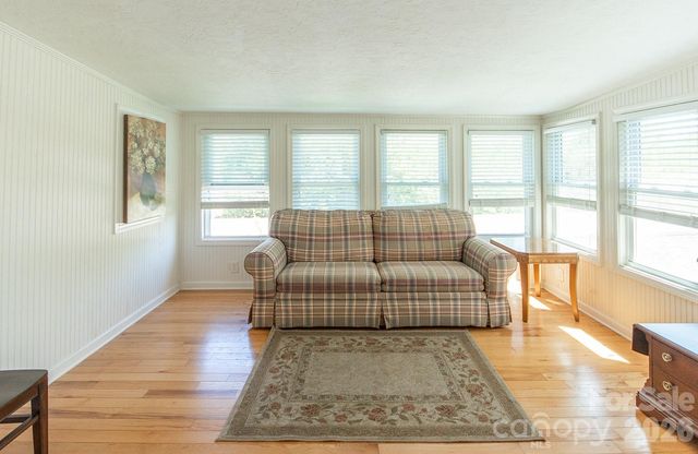 59 S Front Street, Franklin, NC 28734