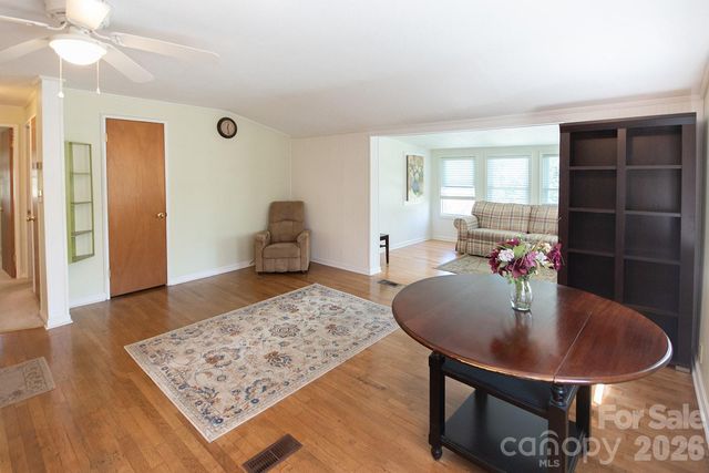 59 S Front Street, Franklin, NC 28734