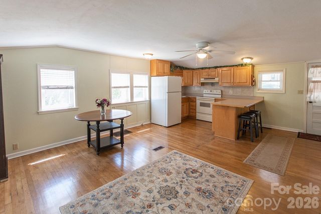 59 S Front Street, Franklin, NC 28734