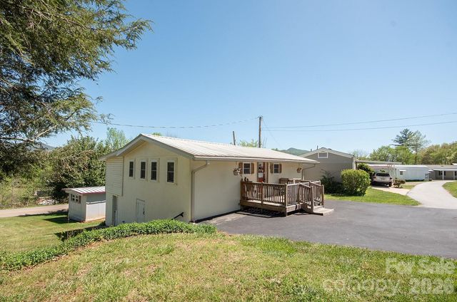 59 S Front Street, Franklin, NC 28734