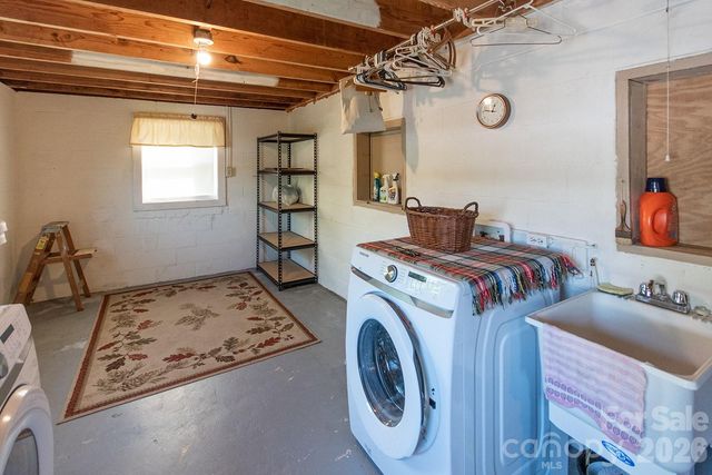 59 S Front Street, Franklin, NC 28734