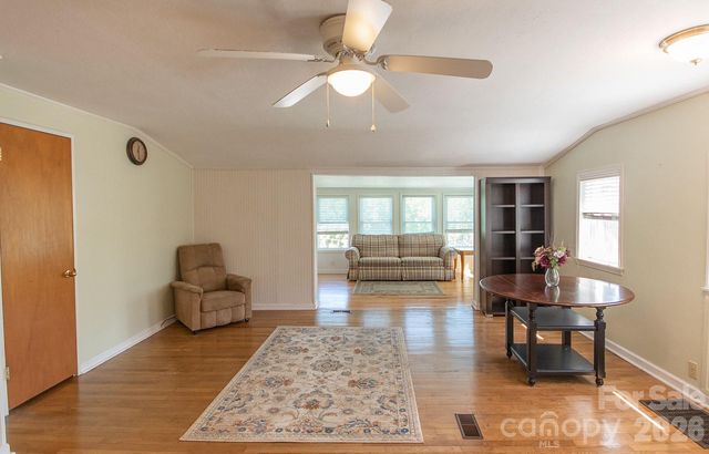 59 S Front Street, Franklin, NC 28734