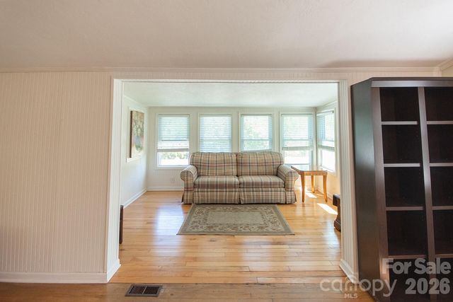 59 S Front Street, Franklin, NC 28734