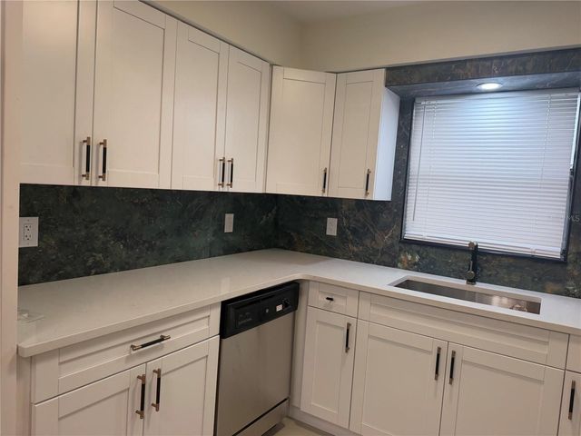 7210 N MANHATTAN AVENUE 1724, Tampa, FL 33614