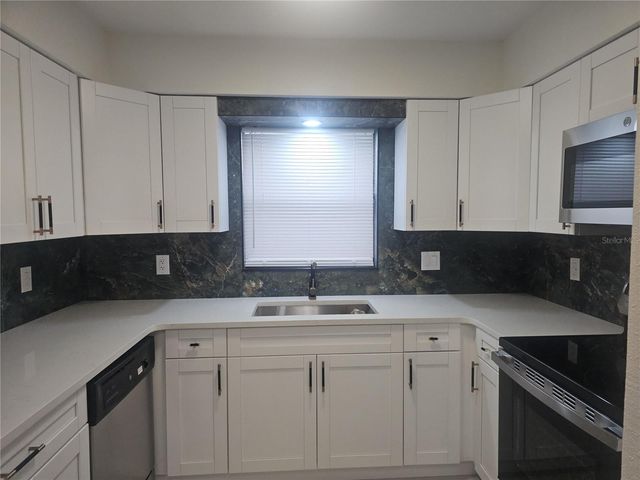 7210 N MANHATTAN AVENUE 1724, Tampa, FL 33614