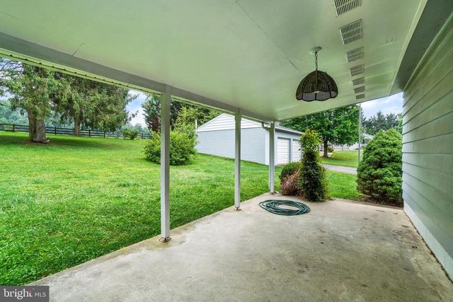 13079 CENTER RD, Stewartstown, PA 17363