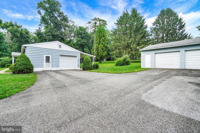 13079 CENTER RD, Stewartstown, PA 17363