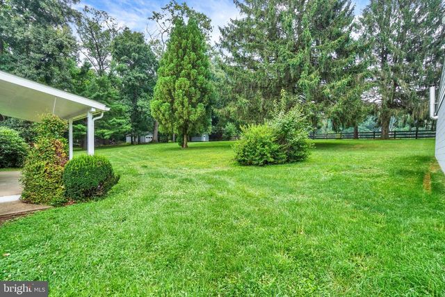 13079 CENTER RD, Stewartstown, PA 17363