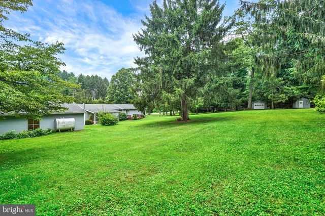 13079 CENTER RD, Stewartstown, PA 17363