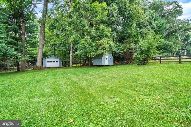 13079 CENTER RD, Stewartstown, PA 17363