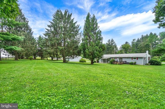 13079 CENTER RD, Stewartstown, PA 17363