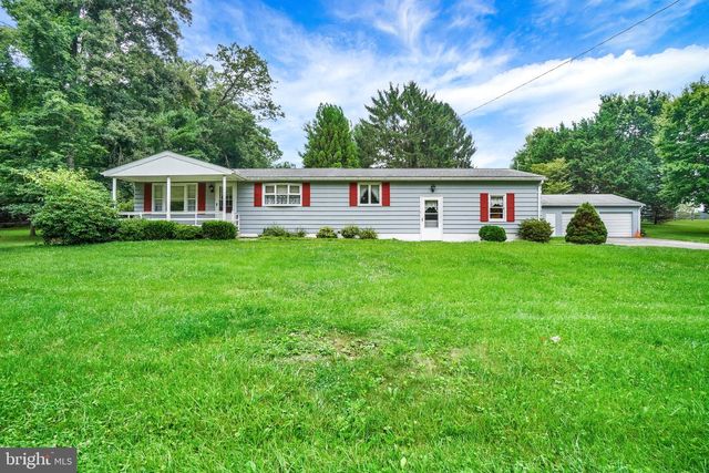 13079 CENTER RD, Stewartstown, PA 17363