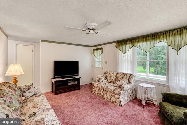 13079 CENTER RD, Stewartstown, PA 17363