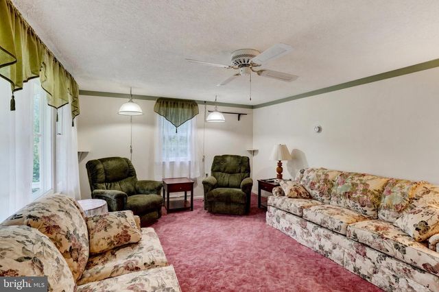 13079 CENTER RD, Stewartstown, PA 17363
