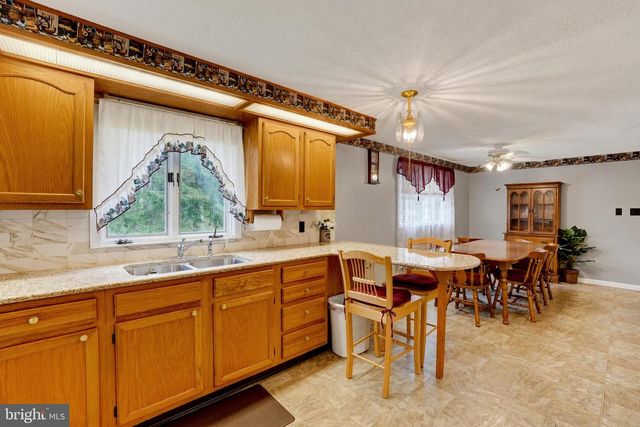 13079 CENTER RD, Stewartstown, PA 17363