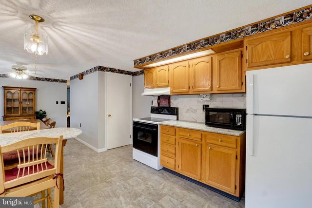 13079 CENTER RD, Stewartstown, PA 17363