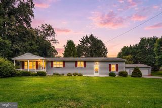 13079 CENTER RD, Stewartstown, PA 17363