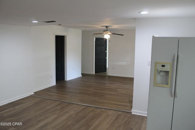 668 Wrights Creek Road, Caryville, FL 32427