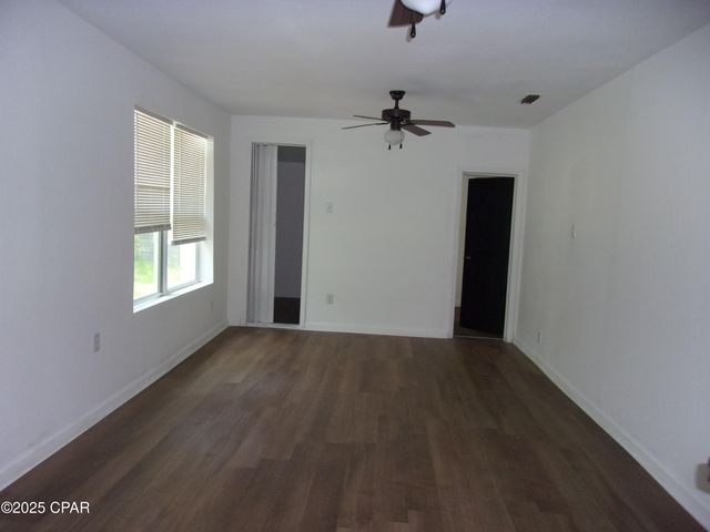 668 Wrights Creek Road, Caryville, FL 32427