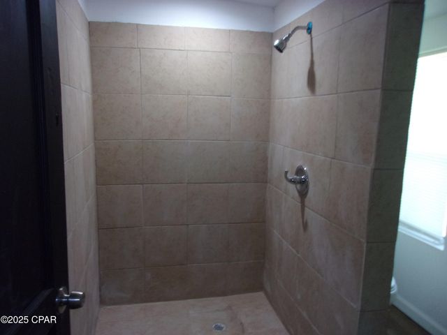 668 Wrights Creek Road, Caryville, FL 32427