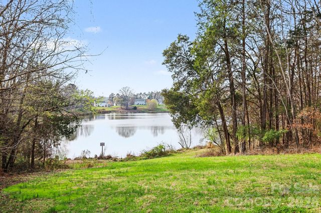 1162 Crestmont Drive SE, Concord, NC 28025