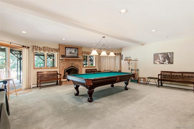 55 Meadow Glen Road, Northport, NY 11768