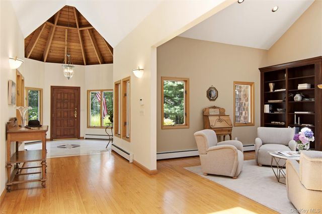 55 Meadow Glen Road, Northport, NY 11768