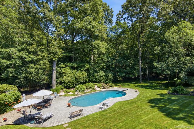 55 Meadow Glen Road, Northport, NY 11768