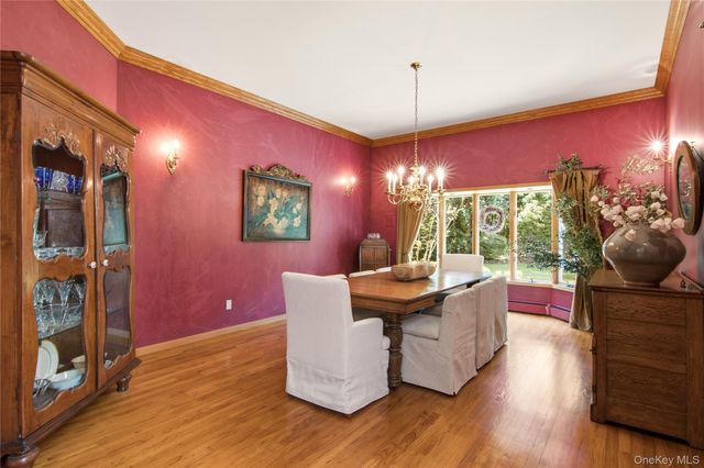 55 Meadow Glen Road, Northport, NY 11768