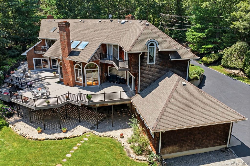 55 Meadow Glen Road, Northport, NY 11768 — photo 3