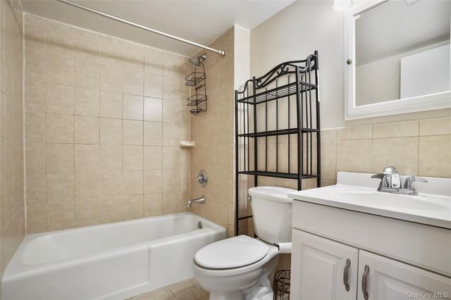 208 Harris Road HA3, Bedford, NY 10507