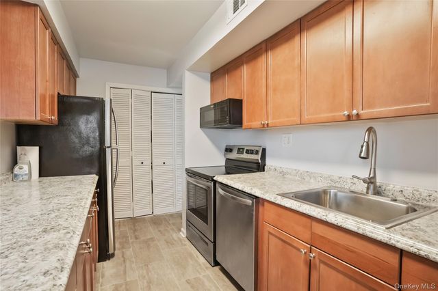 208 Harris Road HA3, Bedford, NY 10507