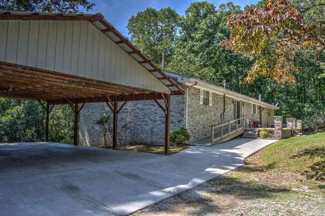 110 Hughes Road, Trenton, GA 30752