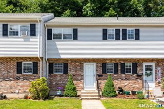23 Carter Heights 23, Southington, CT 06479