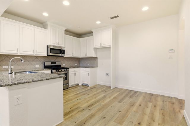 736 S Greenville Avenue, Richardson, TX 75081