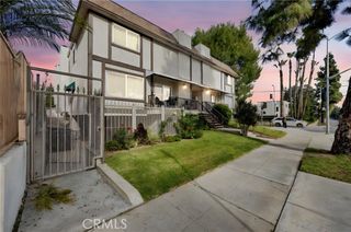 17303 Chatsworth Street 4, Granada Hills (los Angeles), CA 91344