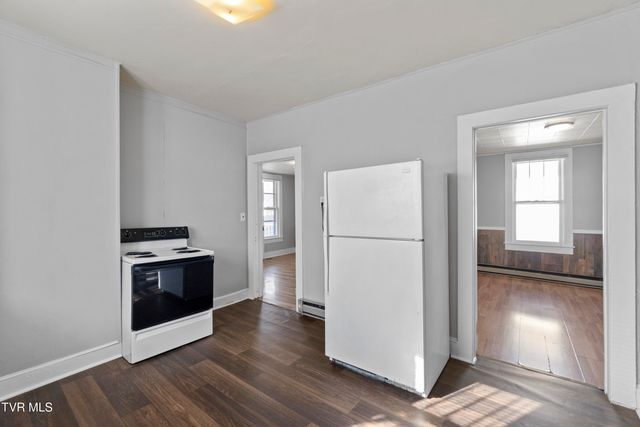 1008 North Boone Street, Johnson City, TN 37604