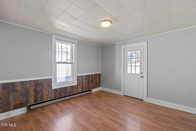 1008 North Boone Street, Johnson City, TN 37604